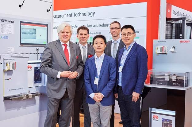 From Left to right: Hans Beckhoff, Owner and Managing Director, Beckhoff; Thomas Rettig, Senior Product Manager EtherCAT Technology, Beckhoff; Robin Ding, Deputy Director, Wireless X Labs, Huawei; Dr. Guido Beckmann, Senior Management Control System Architect, Beckhoff; Wanqiang Zhang, Senior Expert and 3GPP SA2 Head Delegate, Wireless X Labs, Huawei.